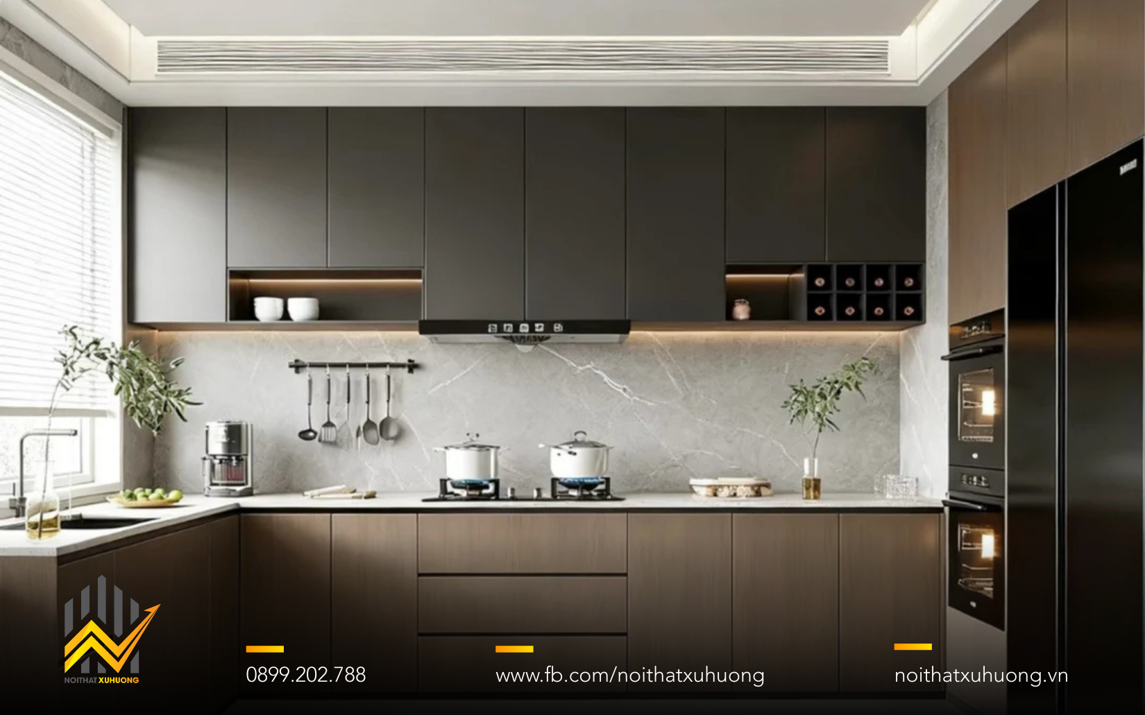 TỦ BẾP GỖ NHÔM CÁNH KÍNH – LỰA CHỌN THÔNG MINH CHO KHÔNG GIAN BẾP HIỆN ĐẠI Tủ bếp được cấu tạo từ: Khung nhôm cao cấp: Chắc chắn, không cong vênh, không mối mọt Cánh kính cường lực / kính mờ / kính màu: An toàn, sang trọng, dễ lau chùi Thùng gỗ chống ẩm: Phù hợp môi trường nóng ẩm của khu vực bếp Sự kết hợp này giúp tủ bếp có tuổi thọ cao, hạn chế tối đa tình trạng xuống cấp theo thời gian như tủ gỗ truyền thống.